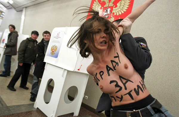 Революция.RU :: FEMEN: Путин - вор!